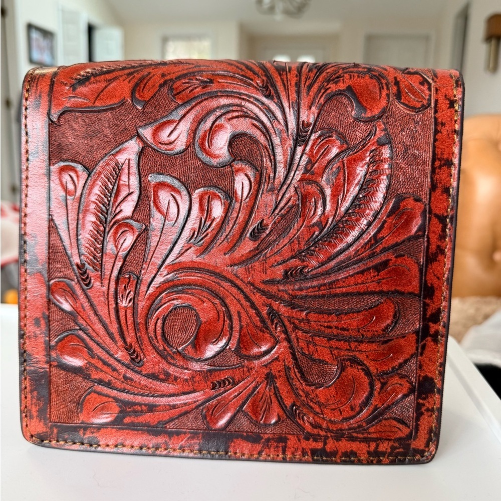 Hand tooled leather crossbody - Picture 4 of 6